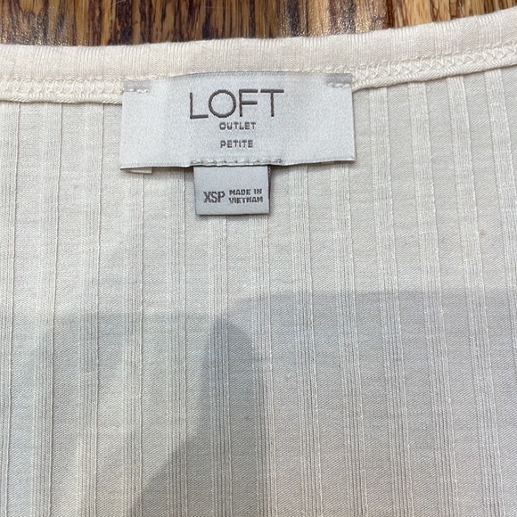 LOFT cream ribbed scoop neck tee size XS petite - Picture 3 of 4
